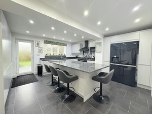 Photo 18- click for photo gallery